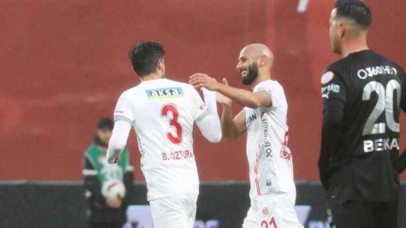 Pendikspor evinde Antalyaspor'a mağlup oldu