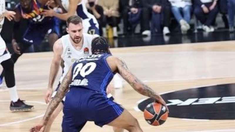 Fenerbahçe deplasmanda Asvel'i devirdi Fenerbahçe deplasmanda Asvel'i devirdi