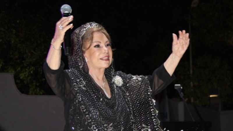 Bedia Akartürk, Denizlililere unutulmaz gece yaşattı Bedia Akartürk, Denizlililere unutulmaz gece yaşattı
