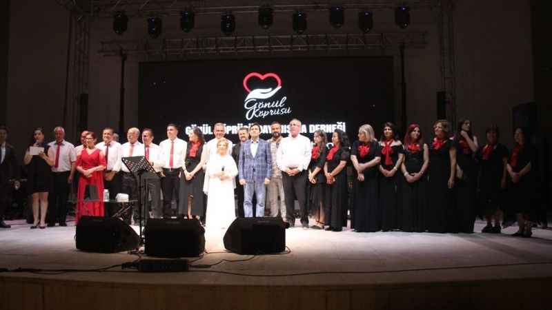 Bedia Akartürk, Denizlililere unutulmaz gece yaşattı Bedia Akartürk, Denizlililere unutulmaz gece yaşattı