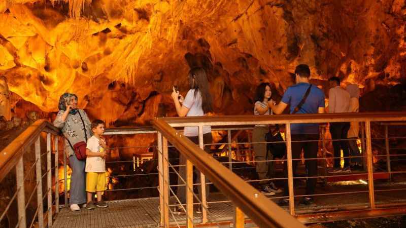 Turistlerin yeni gözdesi: Tulumtaş Mağarası Turistlerin yeni gözdesi: Tulumtaş Mağarası