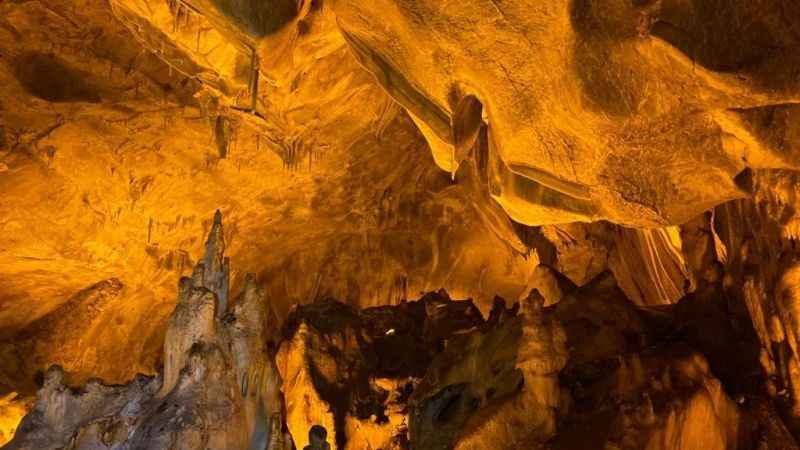Turistlerin yeni gözdesi: Tulumtaş Mağarası Turistlerin yeni gözdesi: Tulumtaş Mağarası