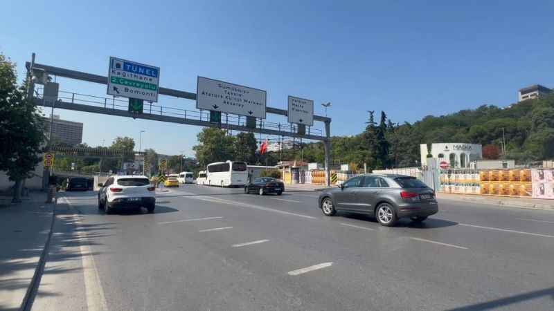 Durdurulan Levazım Tüneli, sürücülere yılda yaklaşık 300 milyon lira kaybettiriyor Durdurulan Levazım Tüneli, sürücülere yılda yaklaşık 300 milyon lira kaybettiriyor
