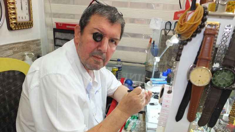 Balıkesir’de 50 yıllık tamircinin asırlık saatleri Balıkesir’de 50 yıllık tamircinin asırlık saatleri