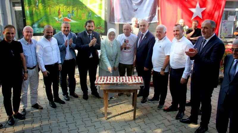 Şenköy Kızılcık Şenliği'nde renkli görüntüler Şenköy Kızılcık Şenliği'nde renkli görüntüler