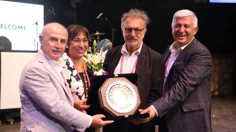 Büyükçekmece'de düzenlenen festivalde ödül zamanı Büyükçekmece'de düzenlenen festivalde ödül zamanı