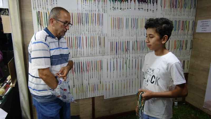 Dünyanın en ucuz tespihi onda Dünyanın en ucuz tespihi onda