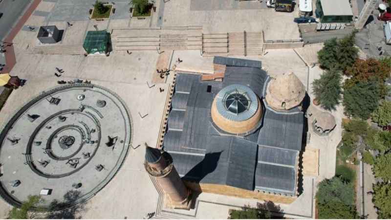 Cacabey Medresesi drone görüntüsüyle hayran bıraktı Cacabey Medresesi drone görüntüsüyle hayran bıraktı