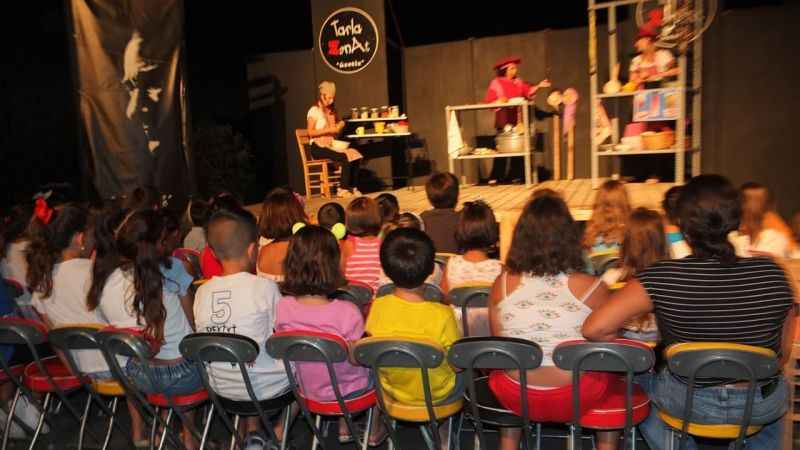 Balıkesir’de çocuklar eğlenceye doydu