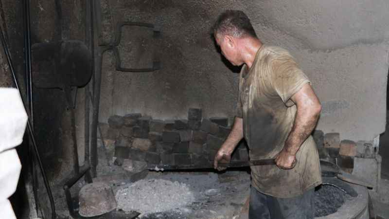 Döküm ustalarının zor mesaisi