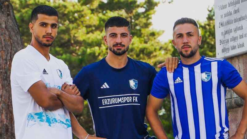 Erzurumspor FK'dan Cumhuriyet'in 100. yılına özel forma Erzurumspor FK'dan Cumhuriyet'in 100. yılına özel forma