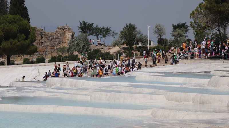 Pamukkale ilk 7 ayda 1,2 milyon turisti ağırladı Pamukkale ilk 7 ayda 1,2 milyon turisti ağırladı