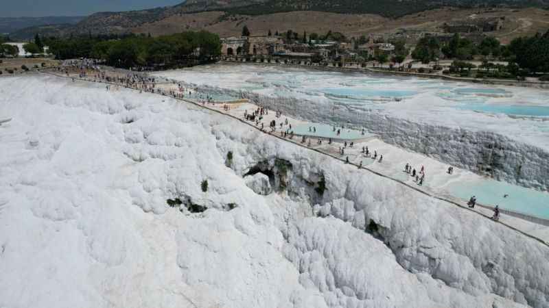 Pamukkale ilk 7 ayda 1,2 milyon turisti ağırladı Pamukkale ilk 7 ayda 1,2 milyon turisti ağırladı