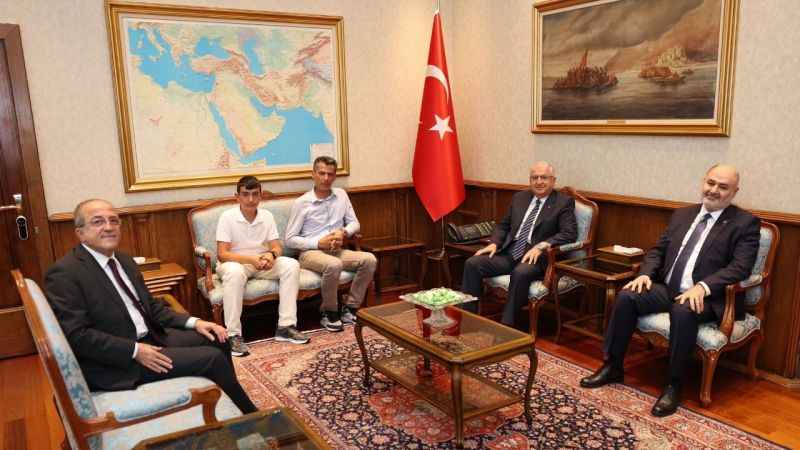 Bakan Güler, LGS ikincisi Elazığlı Muhammet'i kabul etti