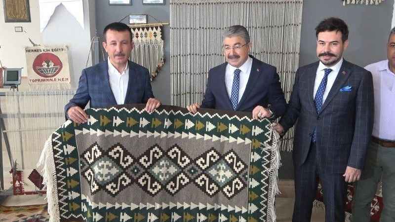 Osmaniye’de yöresel kilim dokuma sergisi Osmaniye’de yöresel kilim dokuma sergisi