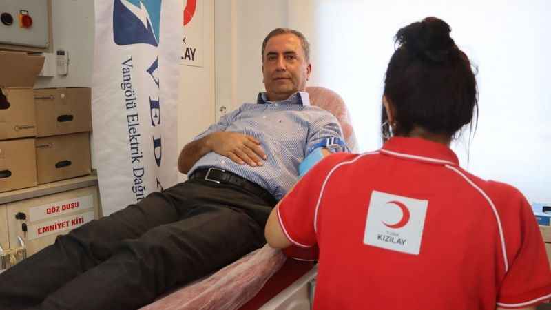 VEDAŞ çalışanlarından kan bağışı