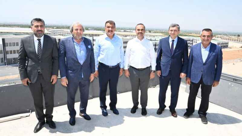 Bakan Kacır: "Malatya'mızı ve tüm deprem bölgemizi hızla ayağa kaldıracağız"