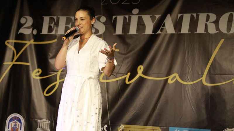 Efes Tiyatro Festivali başladı Efes Tiyatro Festivali başladı