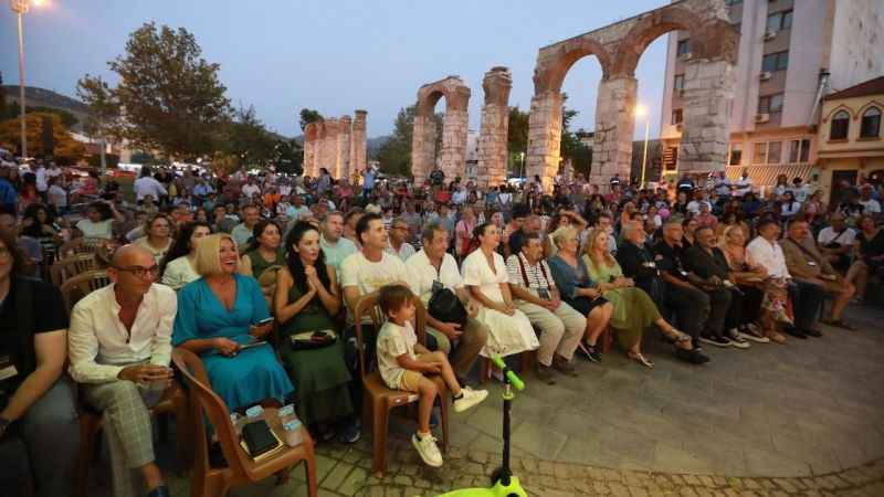 Efes Tiyatro Festivali başladı Efes Tiyatro Festivali başladı
