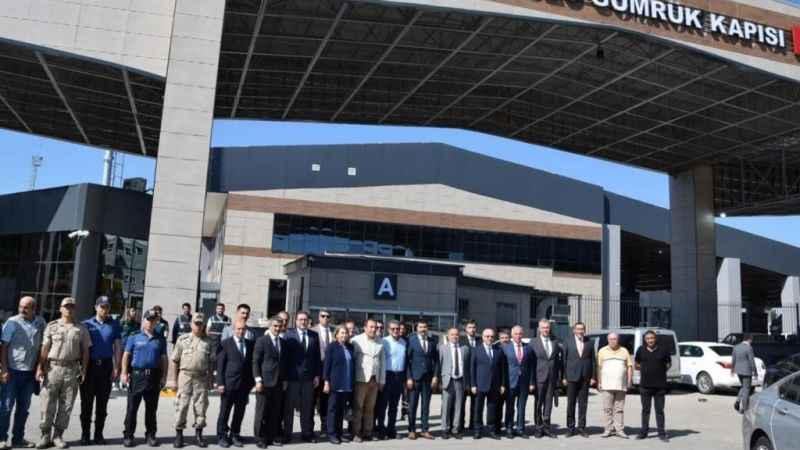 Bakan Yardımcısı Uçarmak Türkgözü Sınır Kapısı’nda Bakan Yardımcısı Uçarmak Türkgözü Sınır Kapısı’nda