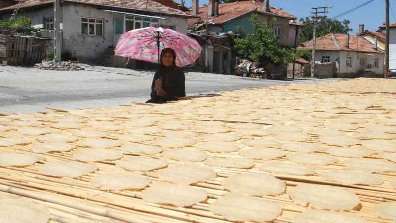 Konya'da ev hanımlarının tarhana telaşı Konya'da ev hanımlarının tarhana telaşı