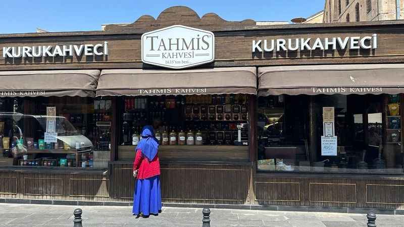 Asırlık Tahmis kahvesi depreme meydan okudu Asırlık Tahmis kahvesi depreme meydan okudu