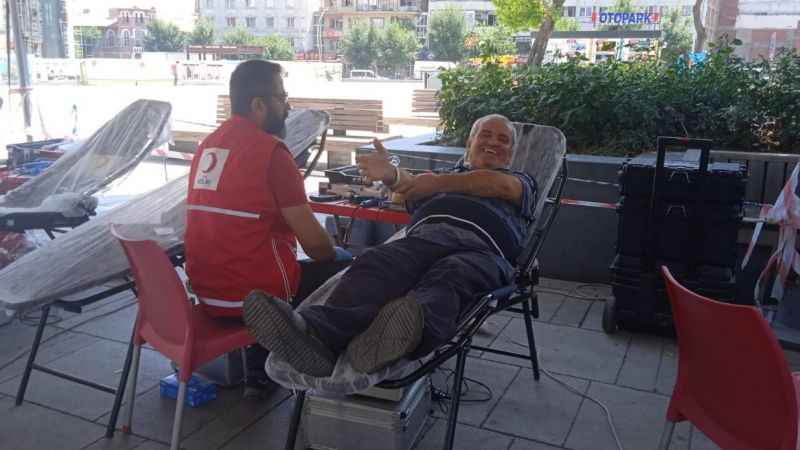 Dünya rekortmeni kan bağışçısı Dünya rekortmeni kan bağışçısı