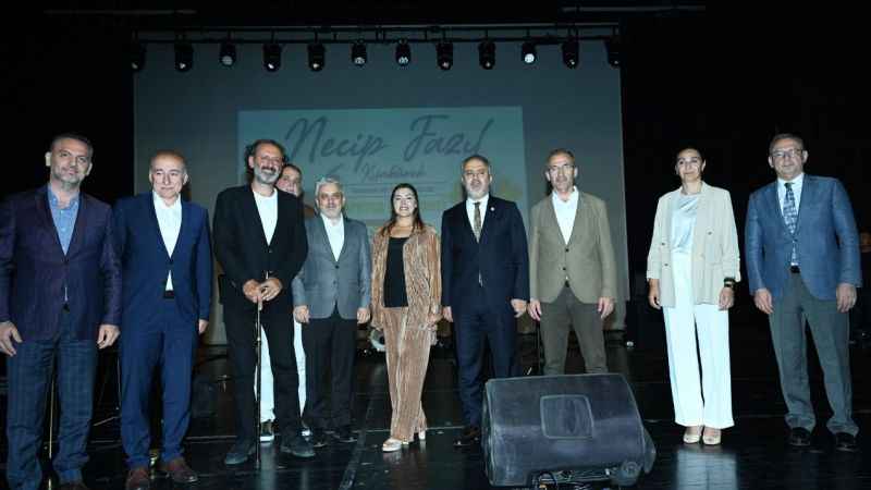 Üstat Necip Fazıl, Bursa'da şiirleriyle anıldı Üstat Necip Fazıl, Bursa'da şiirleriyle anıldı