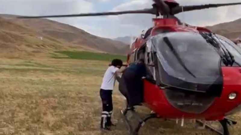 Arı soktu rahatsızlandı, imdadına helikopter yetişti Arı soktu rahatsızlandı, imdadına helikopter yetişti
