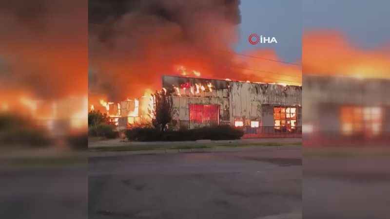 Antalya'da korkutan fabrika yangını Antalya'da korkutan fabrika yangını