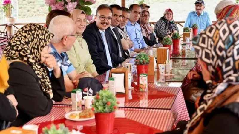 Siirt’e tayini çıkan Vali Kızılkaya son vedasını gerçekleştirdi Siirt’e tayini çıkan Vali Kızılkaya son vedasını gerçekleştirdi