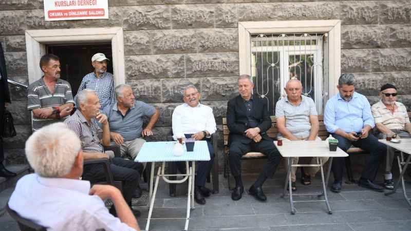 Akar ve Büyükkılıç İldem'de vatandaşlarla buluştu Akar ve Büyükkılıç İldem'de vatandaşlarla buluştu
