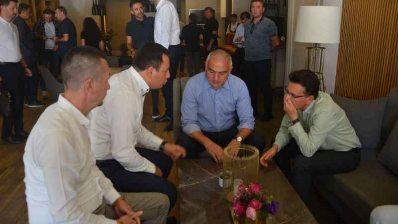 Turizm Bakanı Ersoy, Korkuteli’de muhtarları dinledi Turizm Bakanı Ersoy, Korkuteli’de muhtarları dinledi