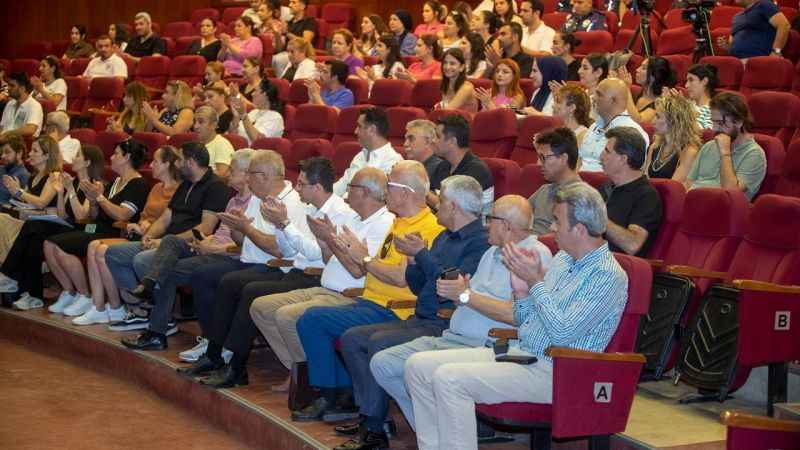 Prof. Dr. Uyar: "İklim değişikliğinin ve enerji sorununun çözümü yenilenebilir enerjide" Prof. Dr. Uyar: "İklim değişikliğinin ve enerji sorununun çözümü yenilenebilir enerjide"