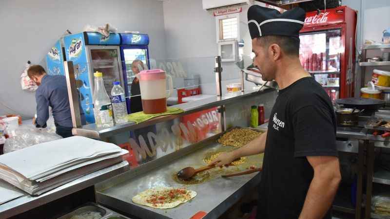 Basra sıcakları en çok dönerci ustalarını zorluyor