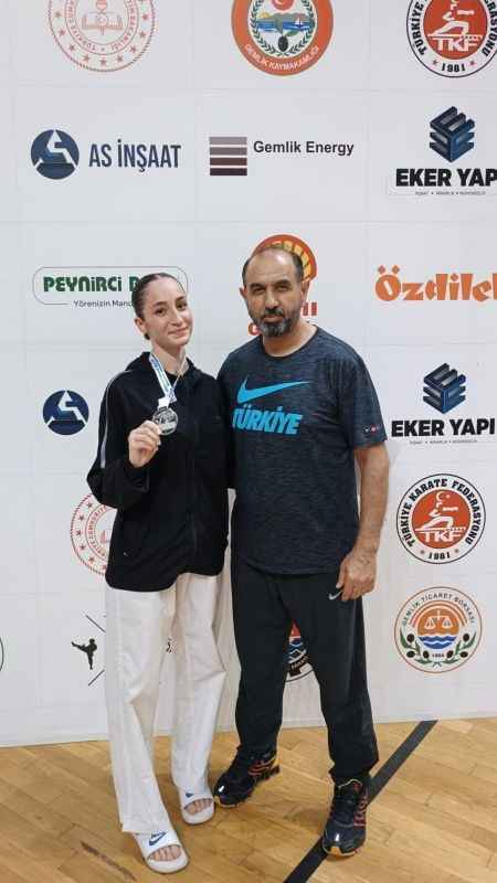 Diyarbakırlı milli karateci, uluslararası turnuvada gümüş madalya kazandı