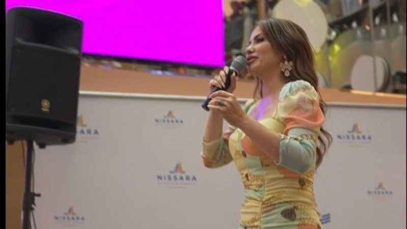 Nevşehir'de şarkıcı Lara rüzgarı esti