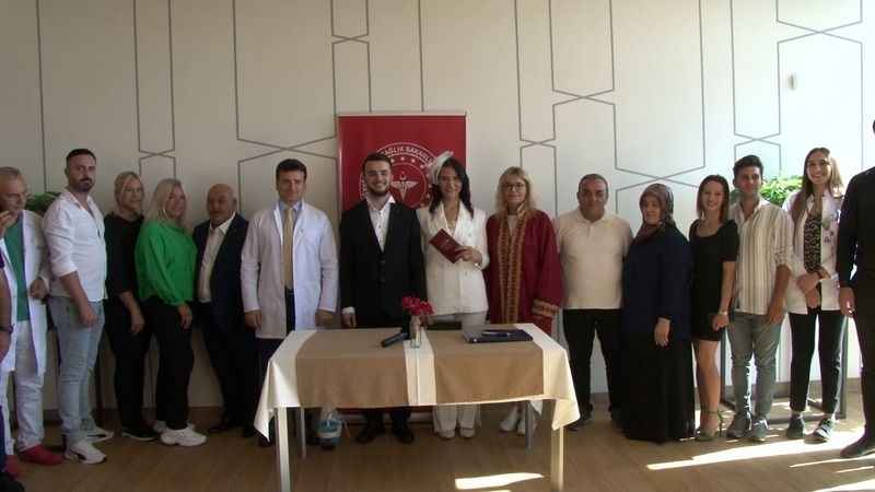 Damat taburcu olamadı, nikah hastanede kıyıldı Damat taburcu olamadı, nikah hastanede kıyıldı