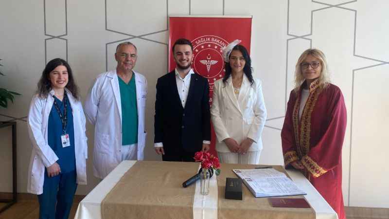 Damat taburcu olamadı, nikah hastanede kıyıldı Damat taburcu olamadı, nikah hastanede kıyıldı