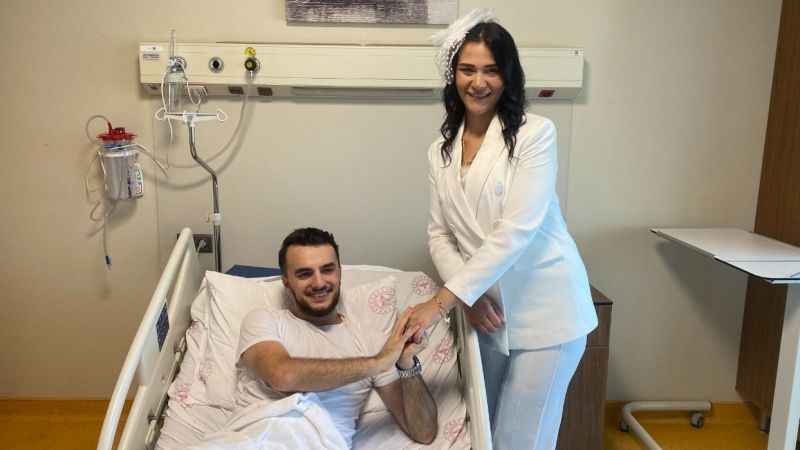 Damat taburcu olamadı, nikah hastanede kıyıldı Damat taburcu olamadı, nikah hastanede kıyıldı