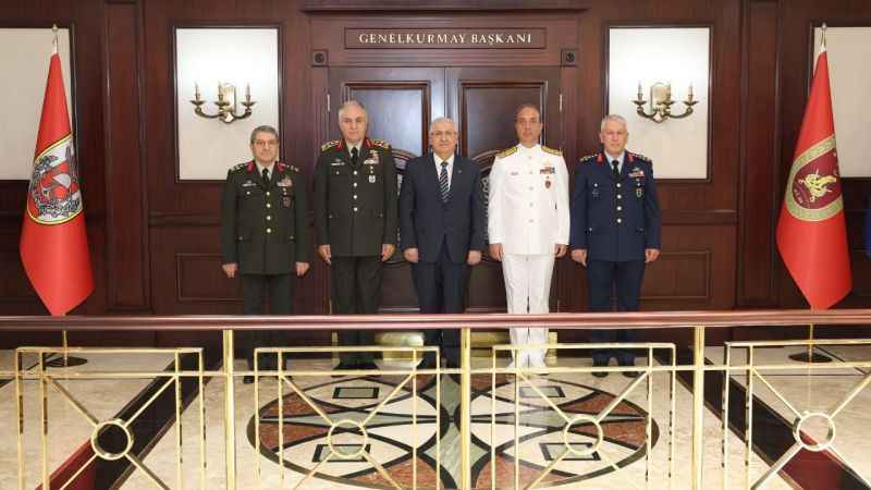 Bakan Güler'den Genelkurmay Başkanı Gürak'a ziyaret