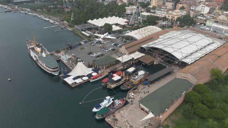 Viking yelkenlisi İstanbul'da ziyaretçileriyle buluşuyor Viking yelkenlisi İstanbul'da ziyaretçileriyle buluşuyor