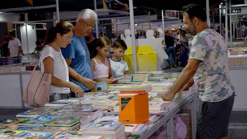 Kuşadası Kitap Fuarı 300 bin kişiyi ağırladı Kuşadası Kitap Fuarı 300 bin kişiyi ağırladı