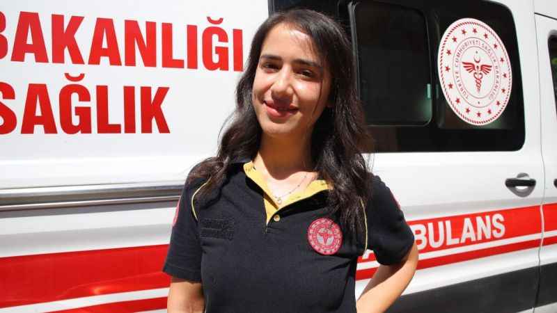2 milyonluk şehrin tek kadın ambulans şoförü 2 milyonluk şehrin tek kadın ambulans şoförü