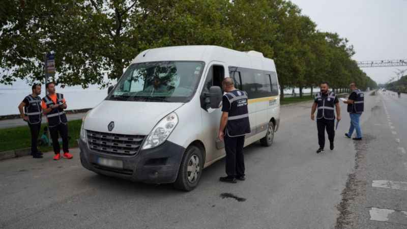 Servislere sıkı denetim: 54 araca ceza kesildi Servislere sıkı denetim: 54 araca ceza kesildi
