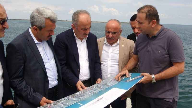 Rize'nin yeni valisi İhsan Selim Baydaş ayağının tozu ile yatırımları yerinde inceledi Rize'nin yeni valisi İhsan Selim Baydaş ayağının tozu ile yatırımları yerinde inceledi
