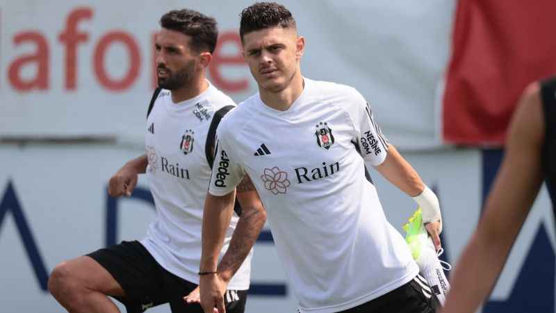 Beşiktaş'ta Milot Rashica ilk idmanına çıktı Beşiktaş'ta Milot Rashica ilk idmanına çıktı