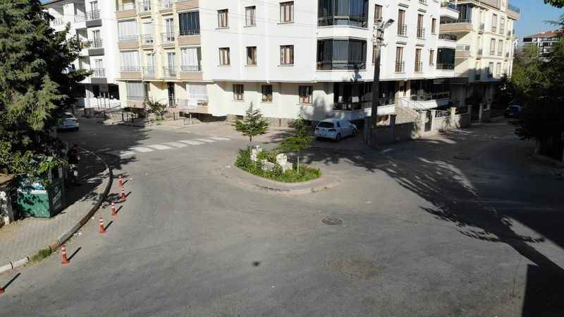 Beş yolun ortasındaki mezara dair birçok rivayet var