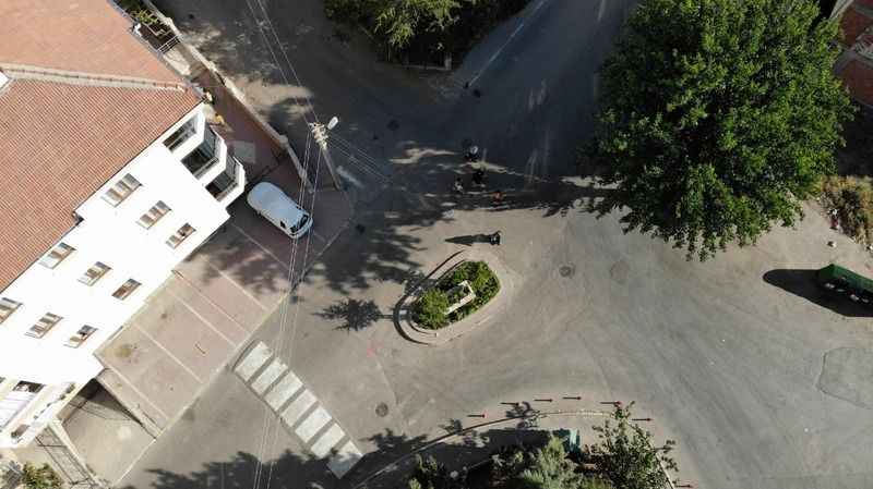 Beş yolun ortasındaki mezara dair birçok rivayet var