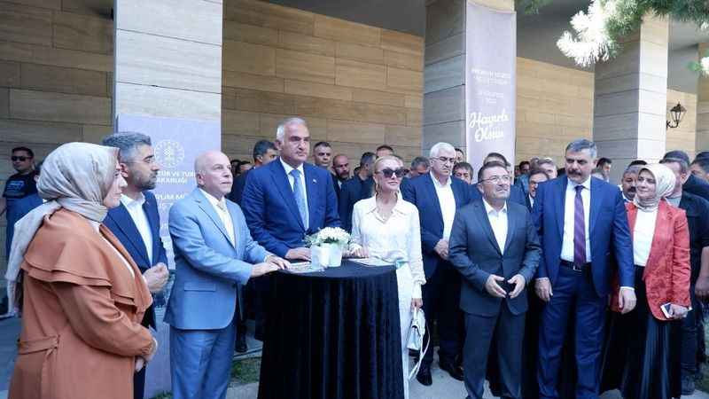 Palandöken Kültür Yolu Festivali Bakan Ersoy'un katılımıyla başladı Palandöken Kültür Yolu Festivali Bakan Ersoy'un katılımıyla başladı